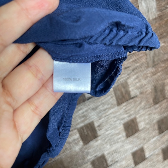 Saks Fifth Avenue 100% Silk Ruffle Blouse – Size 6 – Matte Silk – Navy - Picture 6 of 6